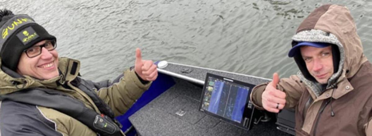 Twee Belgische vissers Ontdekken de Kracht van de MinnKota Ulterra en Humminbird Solix